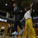 世界チャンピオンが講師役　スポーツ綱渡り「スラックライン」体験会に80人　宇都宮