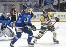 死闘 決着つかず再々延長へ