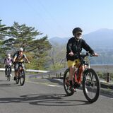 【WEB版】「頭文字Ｄ」の坂、記者が挑戦　那須塩原でＥバイクツアー