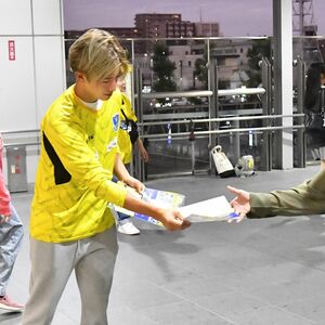 栃木SC、JR宇都宮駅でホーム戦PR 集客1万人目指し 選手らが来場呼びかける