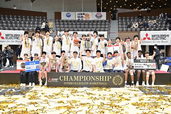 優勝した白鴎大女子