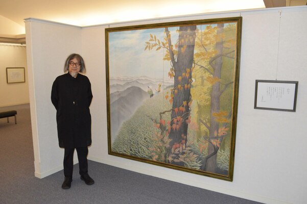 ４０年の創作活動の中から厳選した大作「山びこ」と安藤さん