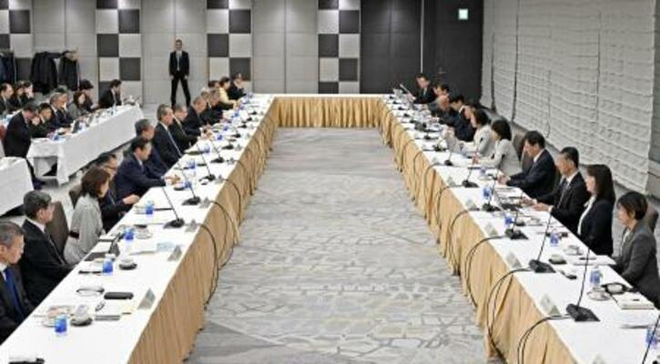 　経団連と連合の面談＝２７日午前、東京都千代田区