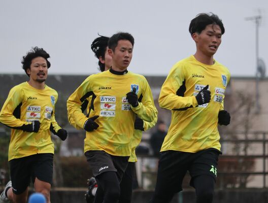 ランメニューで汗を流す栃木ＳＣの選手たち＝静岡県の時之栖スポーツセンター裾野グラウンド（チーム提供）