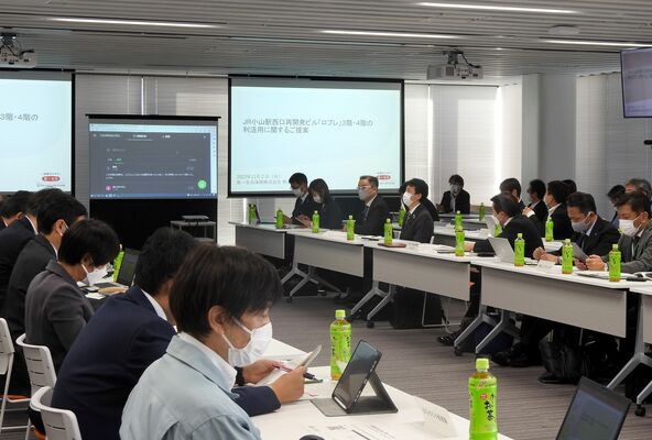 包括連携協定締結企業を招いて開かれた意見交換会
