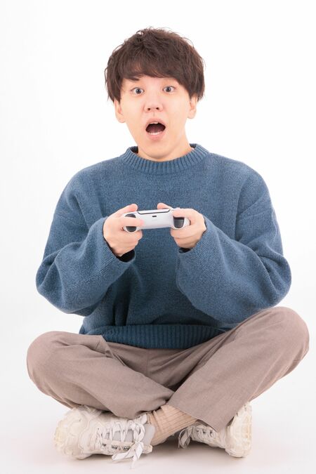 ハイテンションな実況で人気を集めるよしなまさんⓒ ＵＵＵＭ