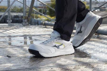 　ミズノの「オールマイティ　ＨＶ」シリーズの作業用シューズ
