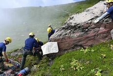【夕刊】紅葉シーズン前に山岳救助訓練