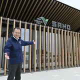 商業施設は隈研吾さん事務所監修 東北道上り線佐野SAリニューアル 開業後の評判・展望を支配人に聞く