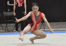 岸里奈が右足親指など骨折