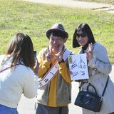ペナルティのヒデさん一日駅長　道の駅きつれがわのキャンプ場ＰＲ