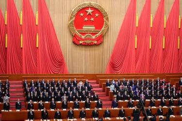 中国、ＧＤＰ目標引き下げ