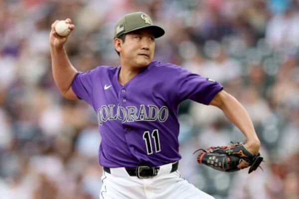 　ダイヤモンドバックス戦に先発し、５回７安打２失点で４勝目を挙げたロッキーズ・菅野。日米通算で１５０勝とした＝デンバー（ゲッティ＝共同）