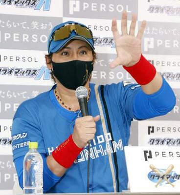 　日本ハムの新庄監督＝１０月、みずほペイペイドーム