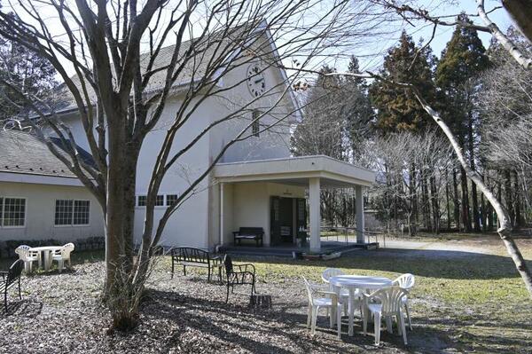 学校をイメージしたという安藤勇寿「少年の日」美術館