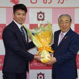 世界選手権へ意気込み　「決勝で自己ベスト」　競泳水沼選手が市長表敬