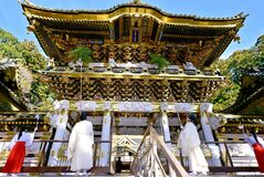 日光東照宮すす払い　陽明門、輝き増して新年へ