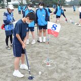 グラウンドゴルフで和やかに交流　大田原の親園中で大会、生徒ら200人親睦深める