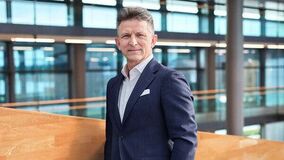 テサの経営陣交代：ノーマン・ゴールドバーグ博士の後任にコウロシュ・バハラミ博士が就任
