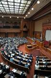首相「医療の基盤堅持」