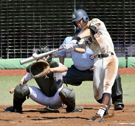 文星芸大付が盤石の勝利　初先発の2年桜田が好投、主将「1位で関東大会に」《春季栃木県高校野球準決勝》