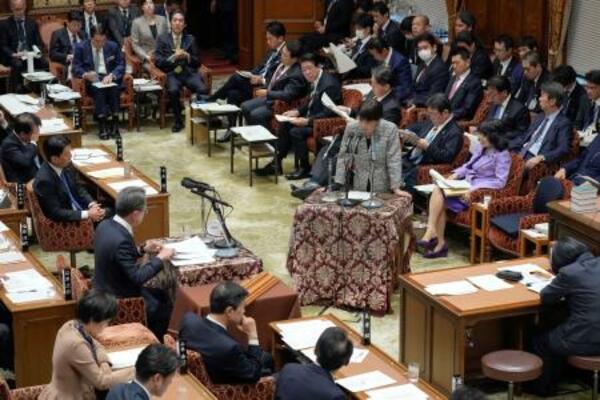 衆院予算委で答弁する高市首相=3日午前