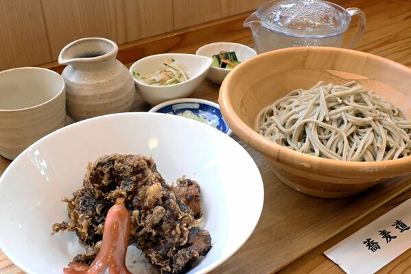 おすすめのちくわ天丼とそばのセット