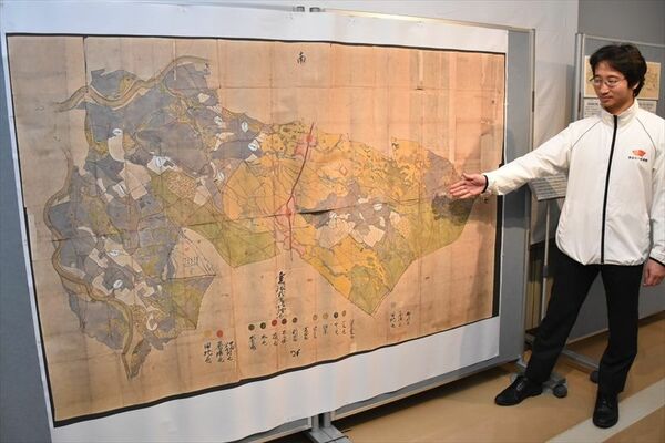 展示されている本村古絵図のレプリカ