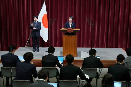 　記者会見する高市首相＝１９日午後、首相官邸