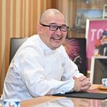 フレンチシェフ青柳さんが鹿沼ふるさと大使に　市出身、地元野菜を活用　