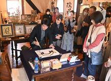 多様な芸術作品 秋の彩り展示会