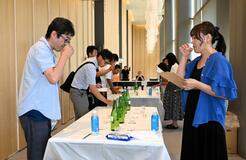 ５種利き酒大会で熱戦