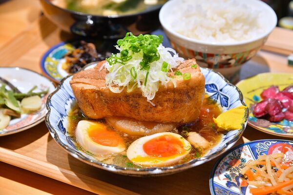とろとろ豚肉の角煮定食