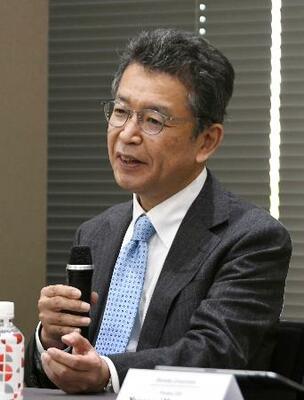 　記者会見する香取秀俊東京大教授＝１２日午後、川崎市