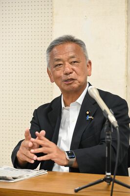 ３期目に向けた抱負を語る高橋氏＝21日午前、宇都宮市戸祭町