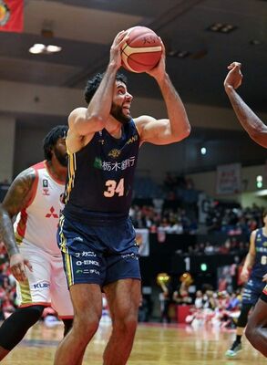 27点、15リバウンドと躍動したブレックスのジェレット＝名古屋市のドルフィンズアリーナ（ブレックス提供）