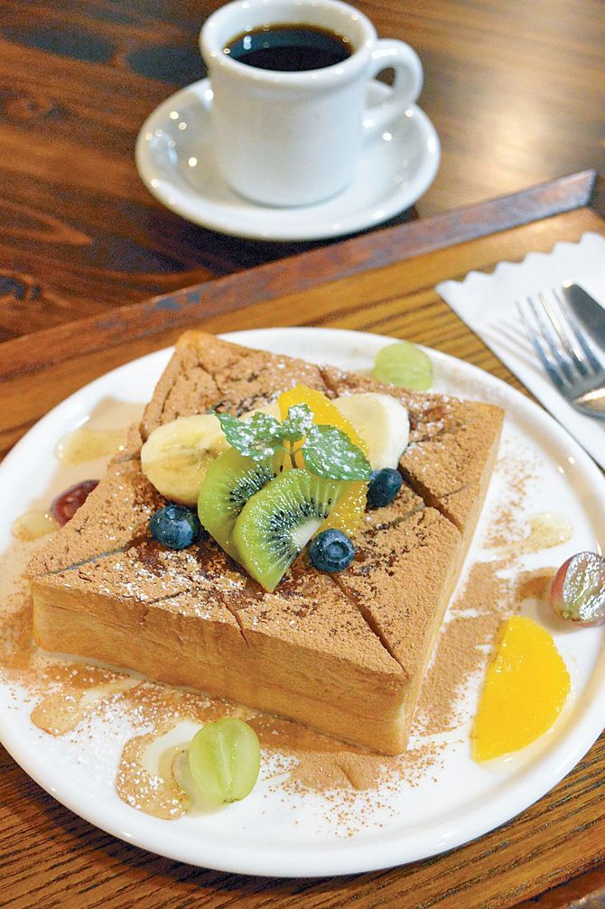 　シナモンシュガーがたっぷりのトースト。耳はサクサク、中はモチっとした食感