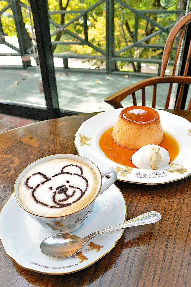 那須御養卵や那須の牛乳を使用した「デカプリン」。濃厚でやさしい味です