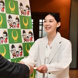 モデルの坂上裕子さん（大田原市出身）に「ふるさと大使」委嘱　笑顔で魅力…
