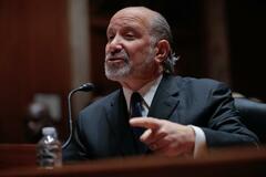 米議会で商務長官に辞任圧力