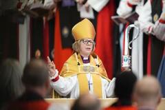 英最高位聖職者が就任式