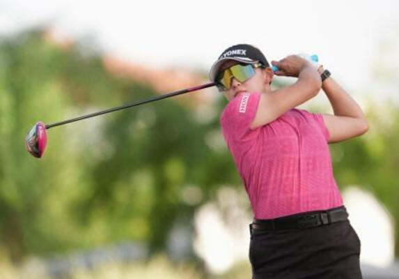 第3ラウンド、通算16アンダーで3位の岩井千怜=ワールウインドGC(共同)