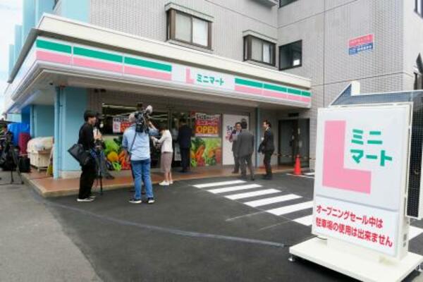 ローソンの小型スーパー「Lミニマート」=28日午前、東京都小平市
