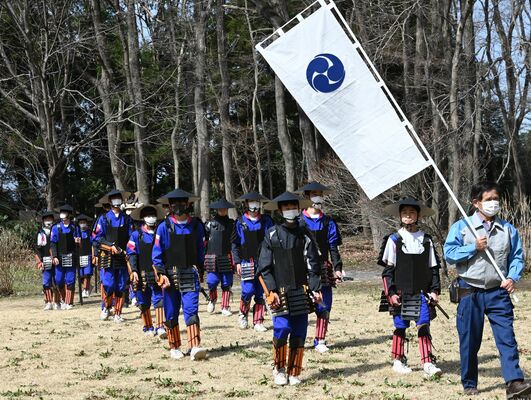 公園内を練り歩いた武者行列