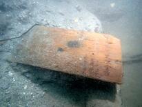 元寇沈没船に墨書きの木板、長崎