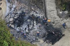 広島・宮島の霊火堂が全焼