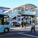 小山駅東口に整備のペデストリアンデッキ　幅９メートルの全面屋根設置へ　白鷗大３階に直結、2028年度完成目指す