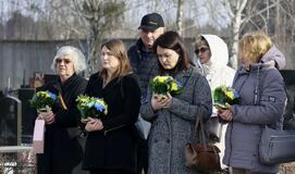 虐殺から４年 遺族ら祈り　