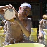 大暑に水かぶり、身を清める　真岡・長沼八幡宮で「禊」