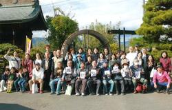 りんご狩り実施 地域住民と交流